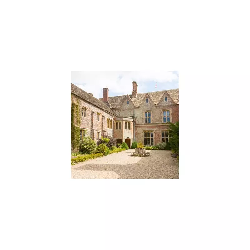 Escape to Luxury: Idyllic Hertfordshire Countryside Retreat Offers Ultimate Peace Just Miles From London