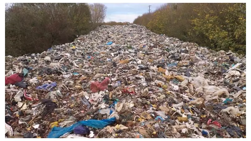 150m Illegal Waste Mountain Threatens River Cherwell in Oxfordshire
