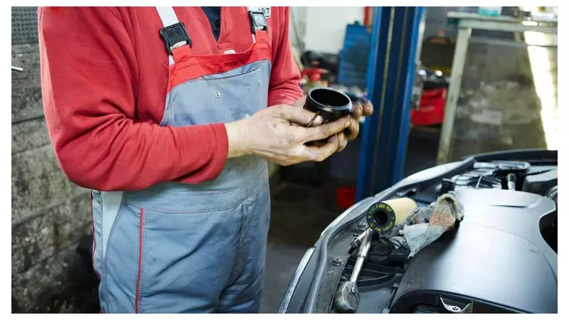 7 Red Flags Your Mechanic Is Overcharging You - How To Fight Back