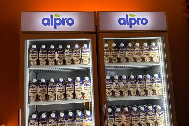 Alpro's Cinnamon Roll Pop-Up: A Cosy Autumn Treat in Shoreditch