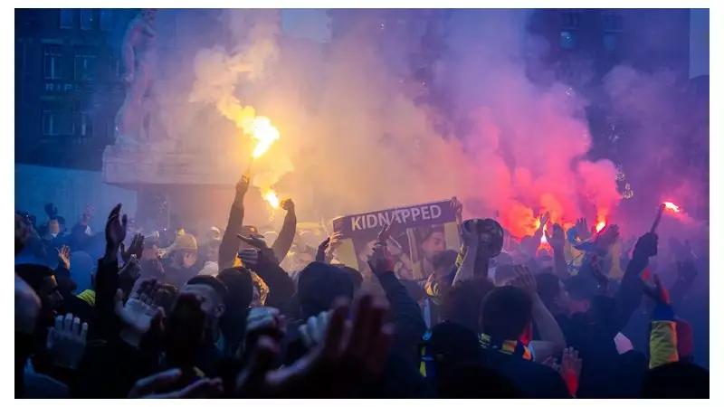 Amsterdam Police Detail Violent Clashes Around Maccabi Tel Aviv vs Ajax Match