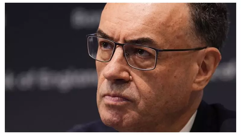 Bank of England Holds Interest Rates as Inflation Shows Signs of Peaking