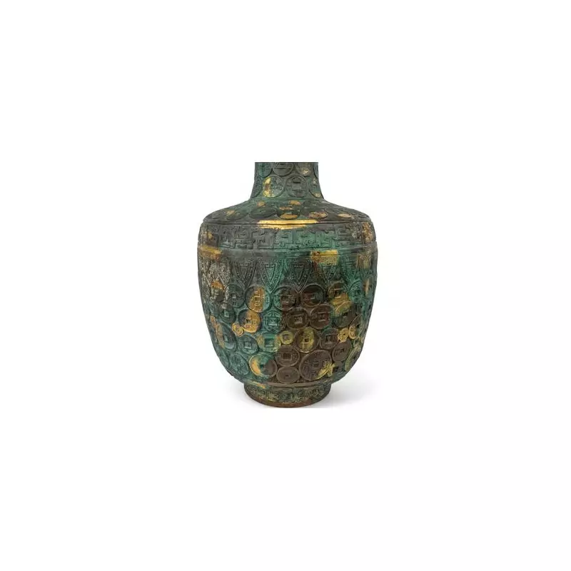 Chinese Imperial Vase Sells for Astonishing £328,000 After Being Valued at Just £2,000