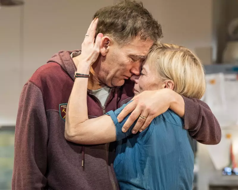 Clive Owen & Saskia Reeves Reunite in National Theatre's 'End'