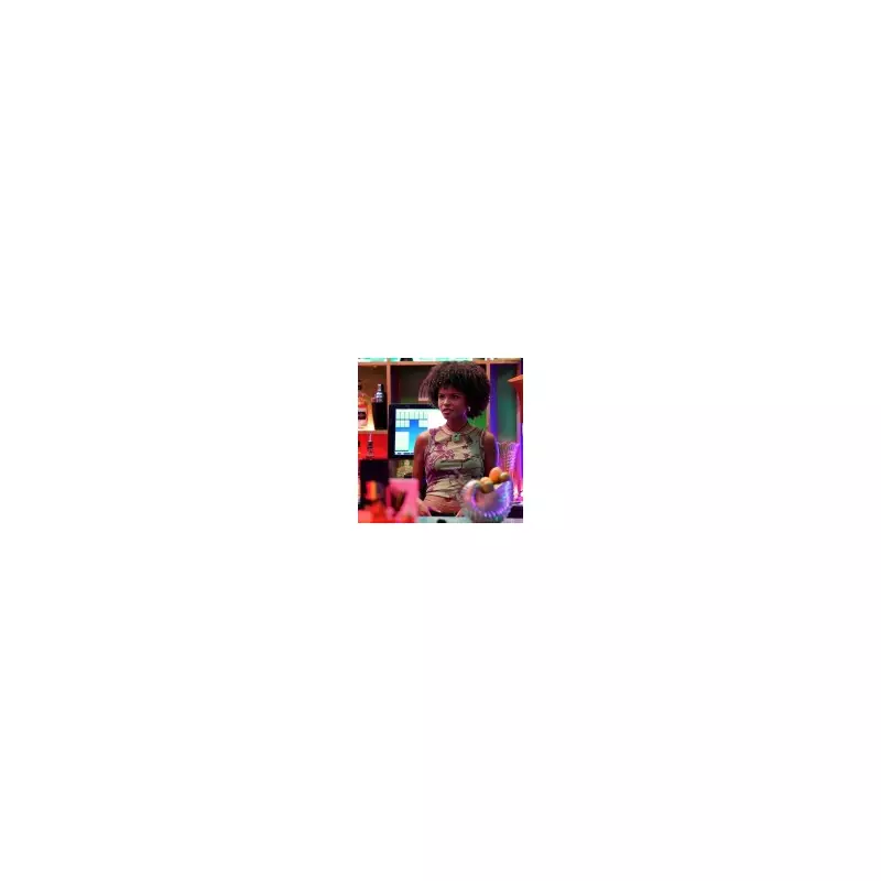 EastEnders' Jasmine commits crime with Oscar in shocking surgery break-in