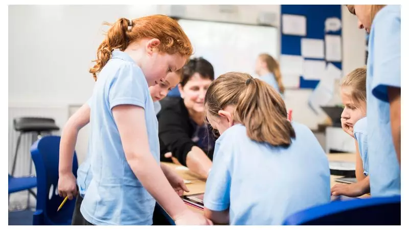 GCSE Overhaul: Less Exams, More AI & Critical Thinking in England's Education Revolution