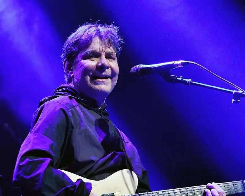 Lô Borges: Brazilian Music Legend Dies at 73