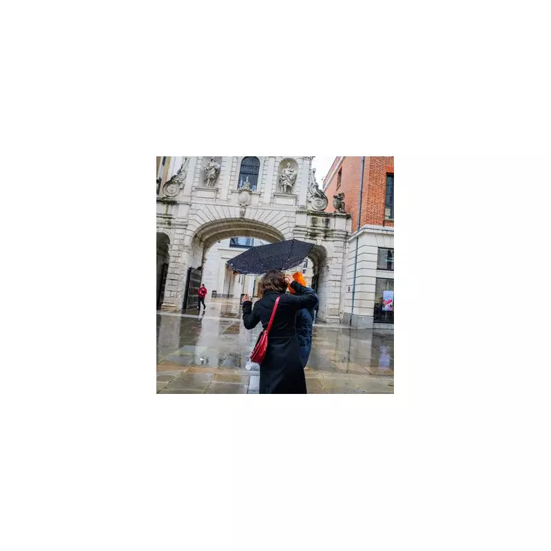 London Braces for 9 Days of Rain and Sleet as Winter Arrives