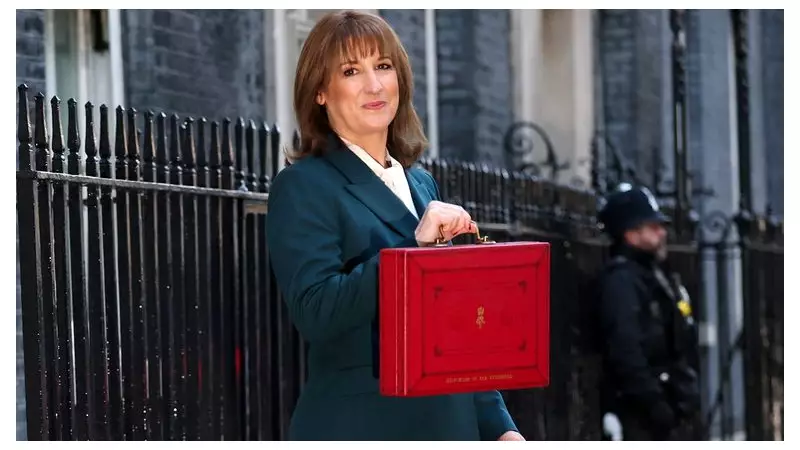 Rachel Reeves Caps Salary Sacrifice Pensions at £2,000