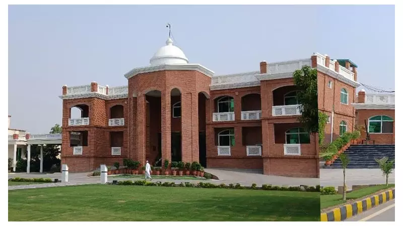 Three Officers Killed in Peshawar Suicide Bombing Attack