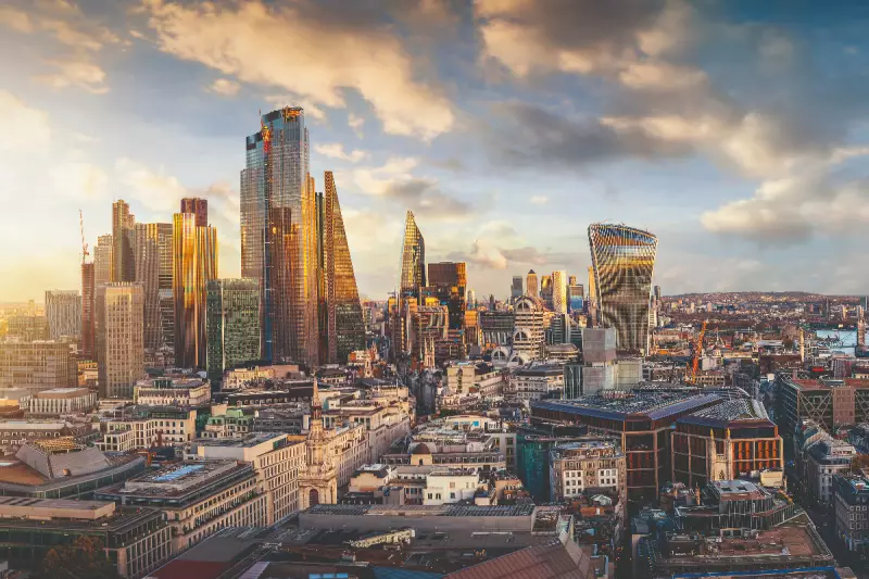 UK Economy to Slow in 2026 as Consumer Confidence Wanes