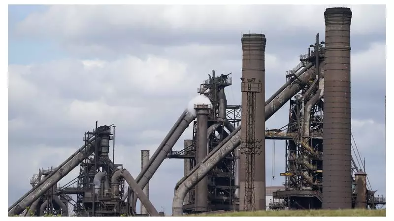 UK Government Hires Bankers to Review Steel Industry Future