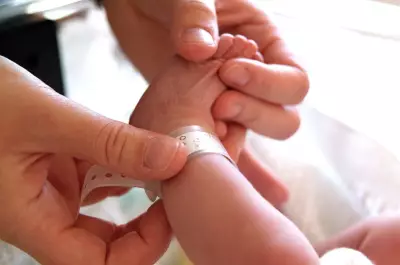 Home Birth Risks: Experts Demand Clear Warnings and Better Midwife Access