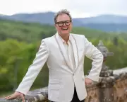 Alan Carr's Celebrity Traitors Victory: How Comedy Won the Game