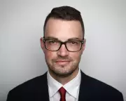 Bevan Shields Steps Down as Sydney Morning Herald Editor After Four Years