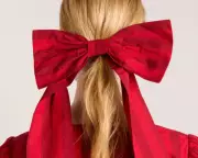 Big Bows Fashion Trend: The Ironic Feminine Statement