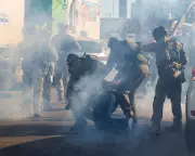 Chicago ICE Raid Sparks Community Outcry Over Immigration Tactics