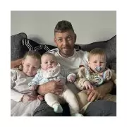 Dad Delivers Baby Girl in Car After 40-Minute Labour