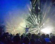 Fame Cuts Singers' Lives Short: Study Reveals 5-Year Life Gap