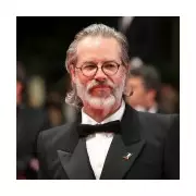 Guy Pearce Apologises for Sharing Antisemitic Posts on Social Media