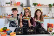 Half of UK Parents Struggle to Cook With Kids Due to Time and Mess