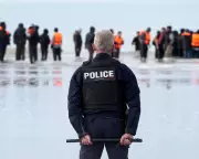 Labour's Asylum Overhaul: 30-Month Refugee Status & Family Removals