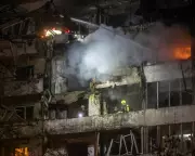 Russia's Kyiv Attack Kills Six as Peace Talks Begin in Abu Dhabi