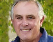 South Africa honours Australian diplomat Bruce Haigh 50 years after apartheid resistance