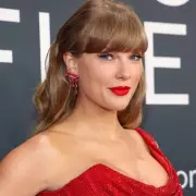 Taylor Swift Shoots Secret Music Video in Croydon Shopping Centre