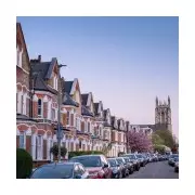 UK House Prices Hit Record £300,000 High as London Bucks Trend