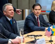 Ukraine Peace Talks in Florida as Drone Strikes Hit Russian Tankers