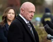 US Senator Kelly Condemns Trump's 'Seditious' Death Threats Against Democrats