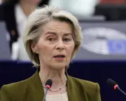 Von der Leyen Warns Against Ukraine Border Changes in EU Address