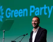 Young UK Jews Flock to Greens, Defying Traditional Voting Patterns