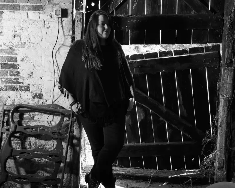 Laura Cannell's Brightly Shone the Moon: A Haunting Carol Collection