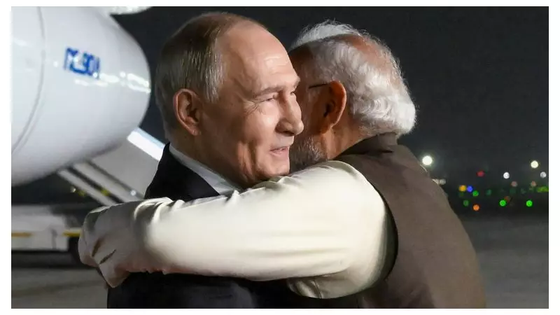 Putin Embraces Modi in Delhi, Seeks to Shield Russia-India Trade from US Sanctions