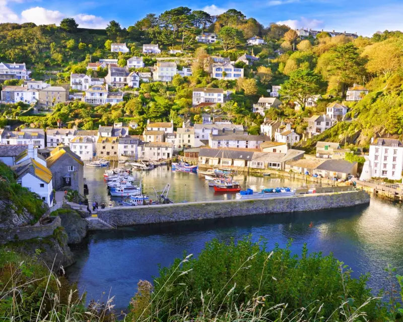 UK House Prices Hit Record £299,892 as First-Time Buyers See Best Affordability in a Decade