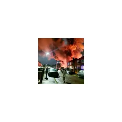 Hero neighbour rescues dad and two daughters from Leigh house fire