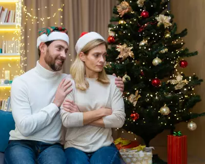 How a 'Grinch' and 'Buddy the Elf' Couple Found Their Christmas Compromise