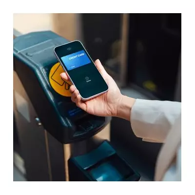 London Commuters Hit by Fare Hikes as Contactless Payment Expands