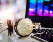 AI Music Floods Charts: Readers Debate Value and Ethics of Algorithmic Art