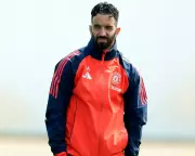 Brighton Boss Hurzeler Vows Courageous Approach for Arsenal Clash