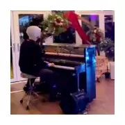 Chris Martin Surprises Stafford Newlyweds with First Dance Serenade