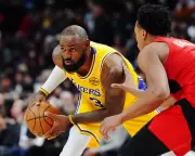 LeBron James' 18-Year Scoring Streak Ends as Lakers Beat Raptors