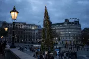 London Christmas Eve Weather: Hour-by-Hour Forecast for a Gloomy Day