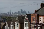 London House Prices Fall 2.4% Amid Budget Uncertainty
