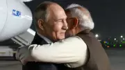 Putin Embraces Modi in Delhi, Seeks to Shield Russia-India Trade from US Sanctions
