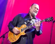 Steve Cropper, Legendary Booker T. & the M.G.'s Guitarist, Dies at 83