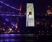 Sydney's NYE Tribute: Menorah on Harbour Bridge for Bondi Attack Victims