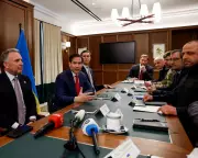 Trump's Ukraine Peace Plan: A 2025 Proposal for Ceasefire and Referendum